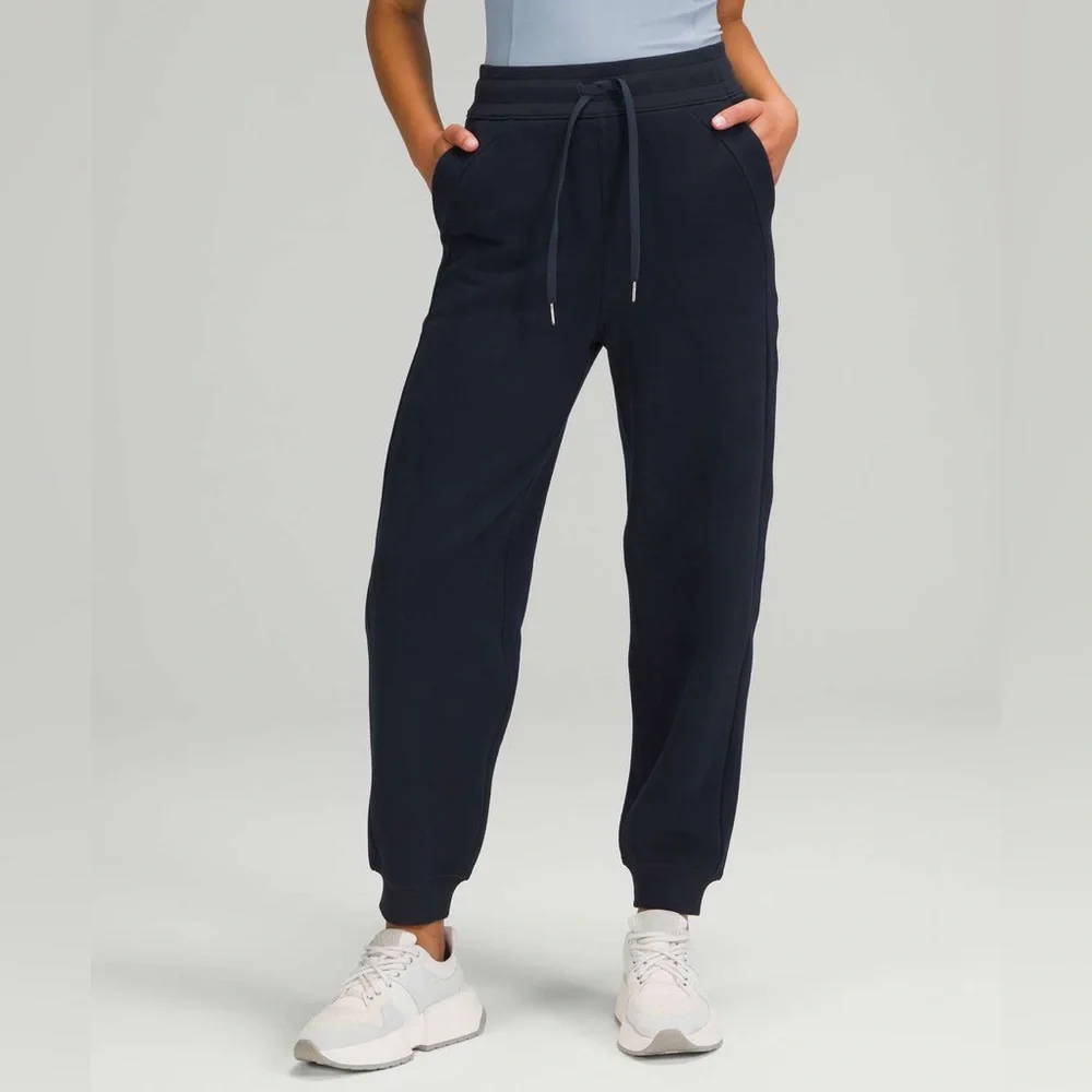 Lululemon Women’s Scuba Relaxed High-Rise Jogger, True Navy, Size 8 - Picture 2 of 10